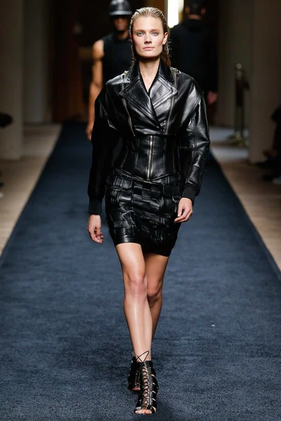 Look 52